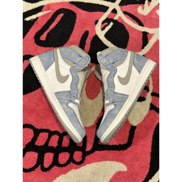 Jordan 1 Retro High Hyper Royal Smoke Grey - Picture 4 of 8